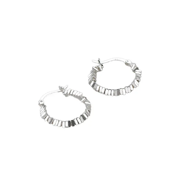 Creolen Sterling Silber 925 – Glänzende Struktur im Facetten-Design