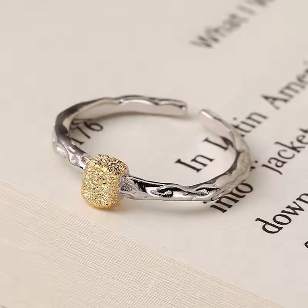 Damen schmaler Ring mit goldenem Quadrat, Sterling Silber 925, größenverstellbar