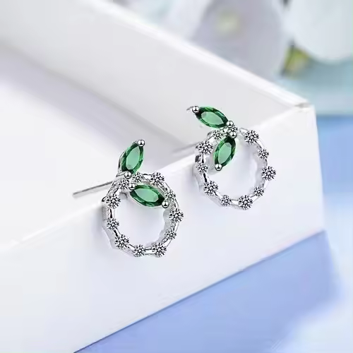 Damenring mit grünem Blattmotiv, Silber 925 mit Zirkonia.
