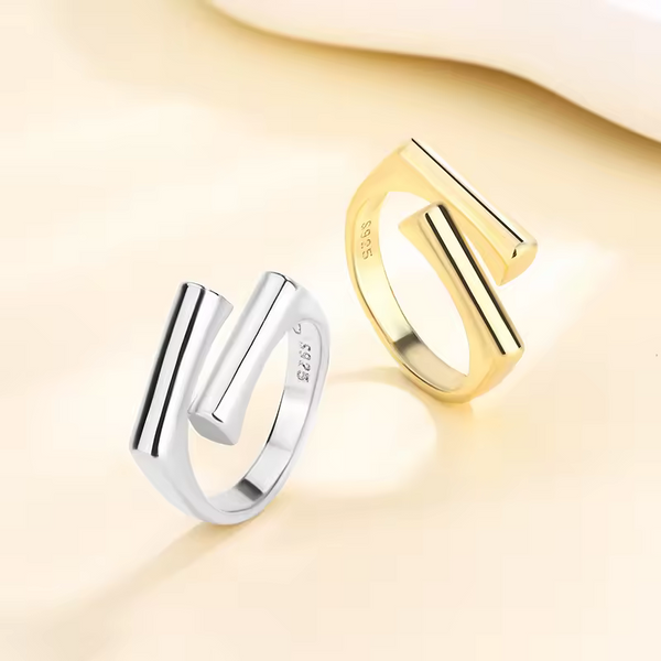 Eleganter Ring in rechteckiger Form 925er Silber, glatt und größenverstellbar