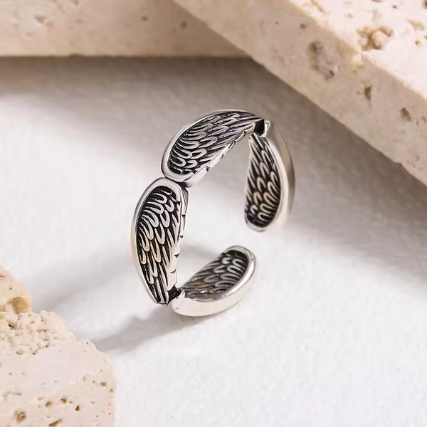 Damen Ring, Silber 925, geschwärzte Engelsflügel, größenverstellbar