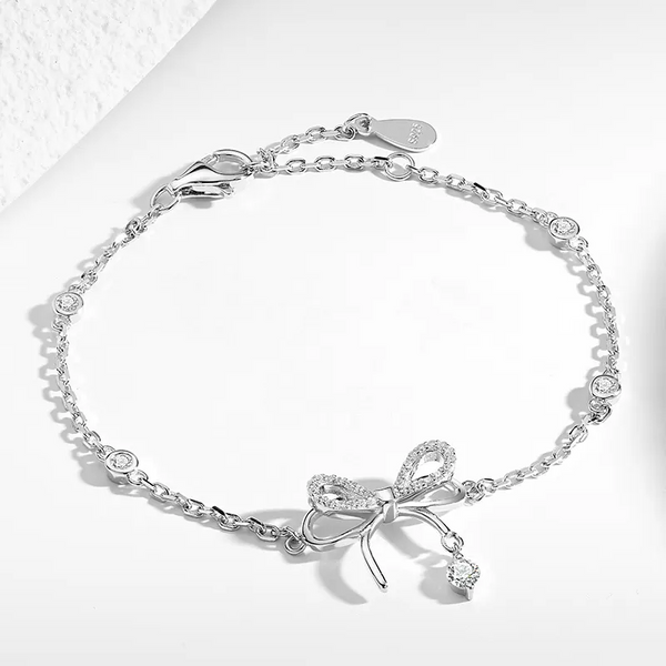 Elegantes Silber 925 Armband mit funkelnder Schleife und Zirkonia