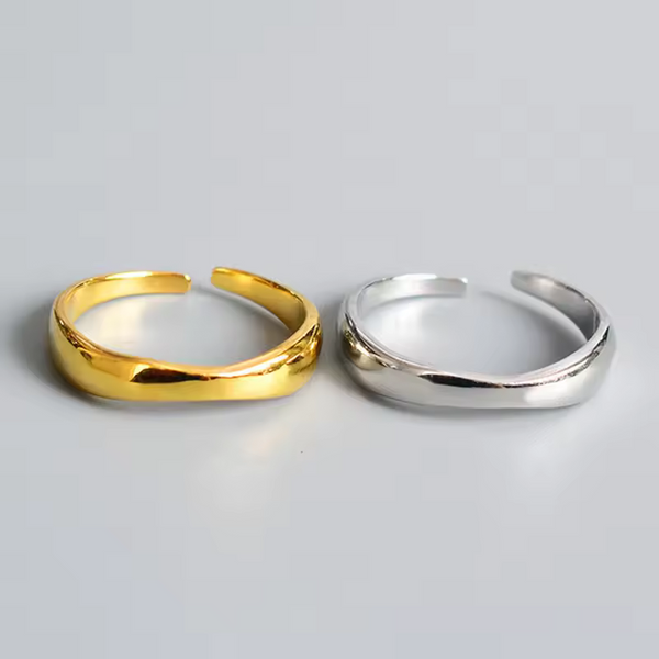 Damenring mit Wellenmuster, Sterling-Silber 925, größenverstellbar.