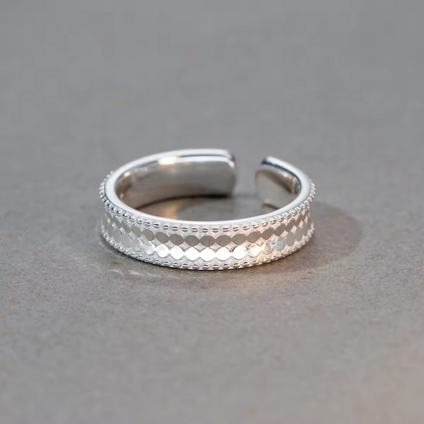 Damenring in 3D-Kreisdesign - glänzendem Silber, offene Größe.