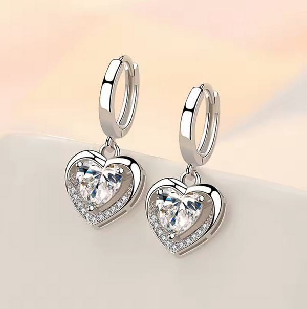 Romantische 925 Sterling Silber Herz-Ohrringe mit funkelnden Zirkonia